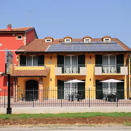مزرعة للإقامة Terra E Sole
